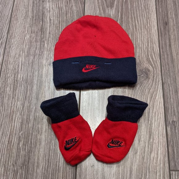 [KIDS 2/$20] NWOT Baby (0-6M) - NIKE Beanie + Booties Set - Picture 1 of 3
